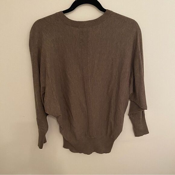 SUZY Shier Bat Sleeve Knit Tunic Shirt Sweater in Taupe • size XS - Picture 2 of 5